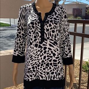 Joseph A 3/4 Sleeve Black & White Woman’s Tunic Top Gems Around Neckline